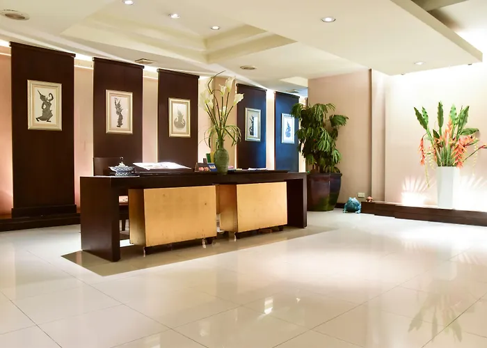 Twin Towers 5* Bangkok