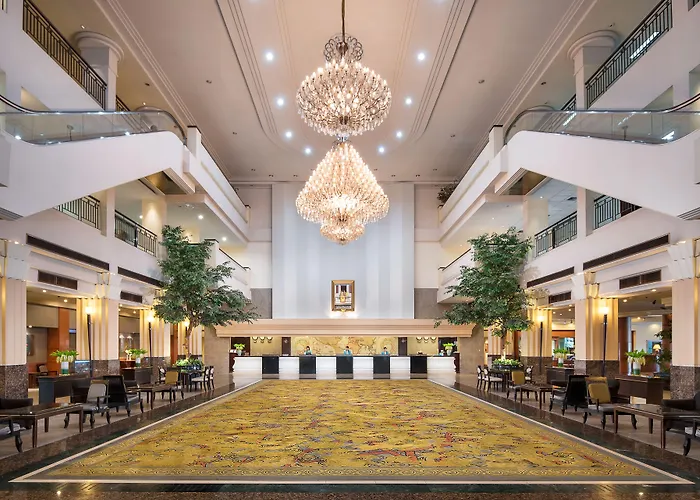 Twin Towers 5* Bangkok