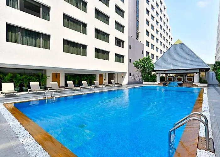 Twin Towers 5* Bangkok